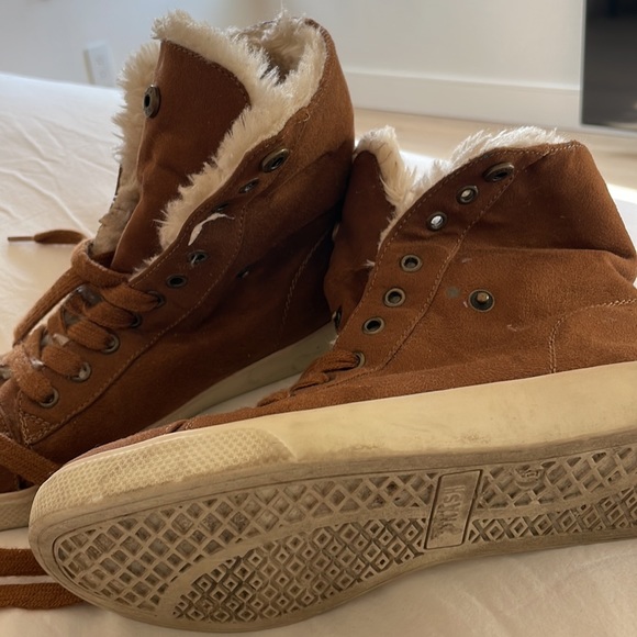 Girl’s size 6 faux fur-lined lace-up boots. 2 ways to wear. - Picture 6 of 7